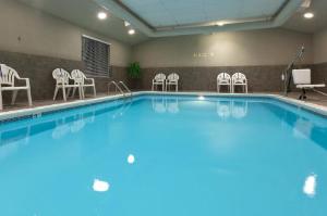 Country Inn & Suites by Radisson, Holland, MI, Holland