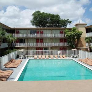 Red Carpet Inn Airport / Cruise Port Fort Lauderdale