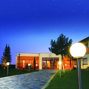 Hotels near Magna Racino - Hotel garni Steinfeld