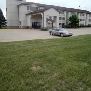 Pleasant Stay Inn & Suites