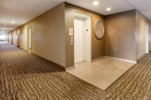 MainStay Suites Dubuque, Dubuque