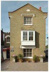 Endeavour House, Cowes