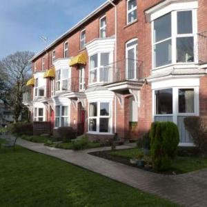 Hurst Dene Aparthotel