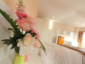 The Sky Condo, Chonburi