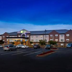 Hotels near Pelham Civic Complex - Holiday Inn Express & Suites Birmingham South - Pelham