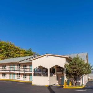 Howard Johnson by Wyndham Roseburg