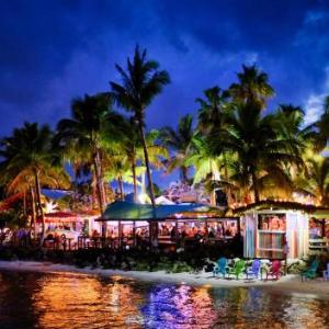 Hotels near Captain Hiram's Resort - The Inn at Capt. Hiram's