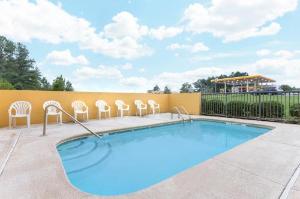 Super 8 by Wyndham Orangeburg Near I-26, Orangeburg