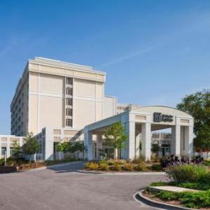 Holiday Inn Express & Suites Charleston Dwtn - WestEdge