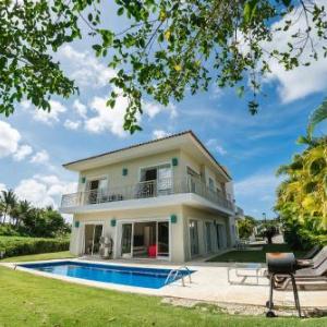 Luxury Private Villas with Pool Private Beach BBQ
