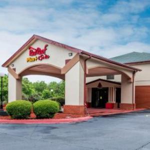 Red Roof PLUS & Suites Opelika