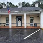 White Columns Motel