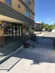 Americas Best Value Inn & Suites Anchorage Airport