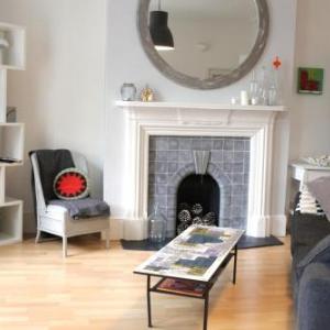 Trendy 2BD flat in West Hampstead