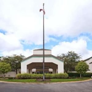 La Quinta Inn & Suites by Wyndham Overland Park hotel in Overland Park