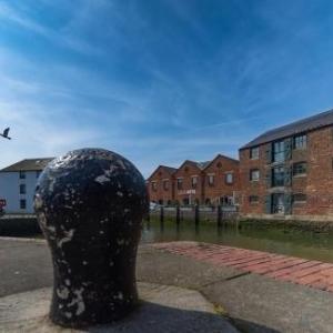 Hotels near Quay Arts Centre Newport - Hewitts Hotel And Restaurant