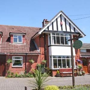 Hotels near Forest Arts Centre New Milton - Beech Lodge
