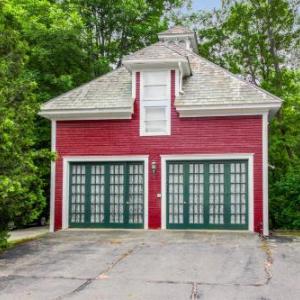 Amato Carriage House Upper Level