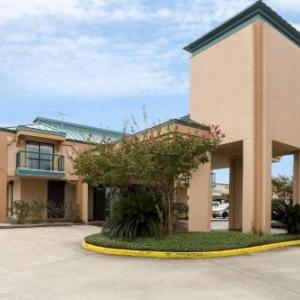 Rodeway Inn & Suites