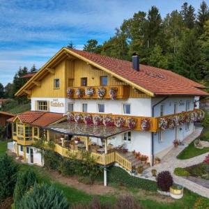 Family Friendly Bodenmais Hotels Find The 1 Family Friendly