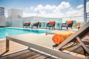 Iberostar Waves Miami Beach hotel near Miami Beach Convention Center