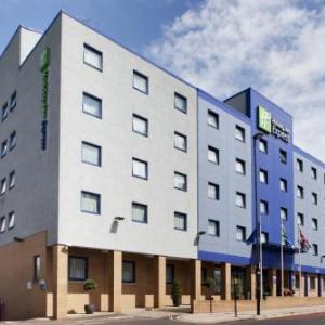 Loftus Road Stadium Hotels - Holiday Inn Express Park Royal