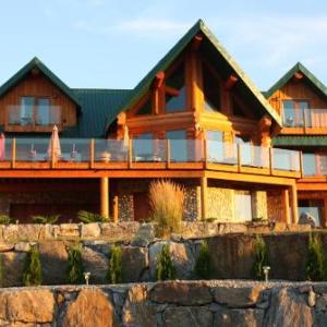 Hotels near Summerhill Pyramid Winery - A Okanagan Lakeview Inn