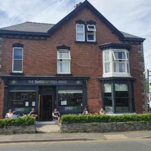 Peak Cavern Hope Valley Hotels - Swiss House B&B