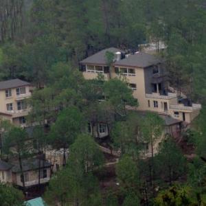 Jungle Lodge Resort & Spa