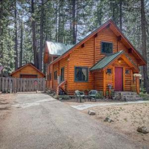 Charming Log Cabin at Al Tahoe