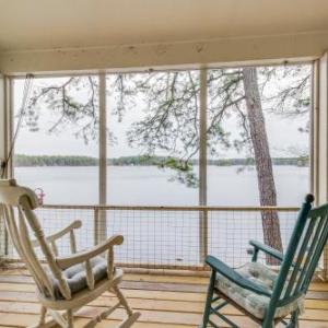 Selah Lakefront Retreat