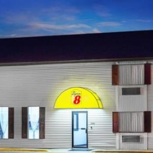 Hotels near Madison County Fairgrounds - Super 8 by Wyndham Columbus