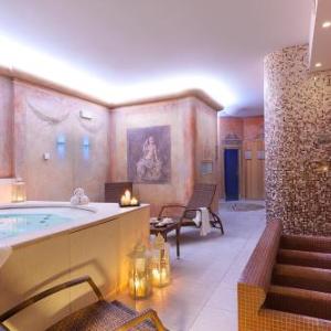 Boutique Room