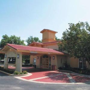 Legends Field Kansas City Hotels - La Quinta Inn & Suites by Wyndham Kansas City Lenexa