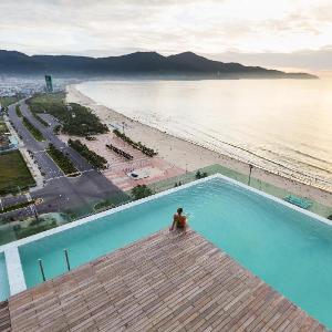 A La Carte Da Nang Beach Hotel