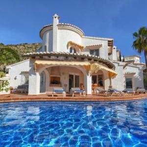 Casa Chimo by Aguilarent