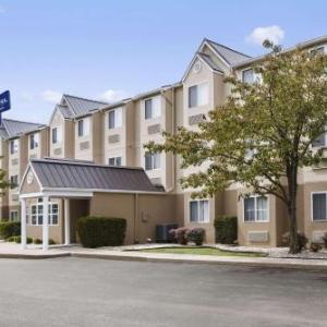 Microtel Inn & Suites by Wyndham Louisville East