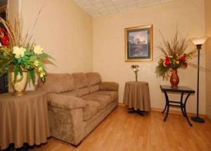 Econo Lodge Inn & Suites, Waterloo