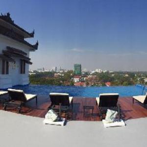 Yadanarpon Dynasty Hotel