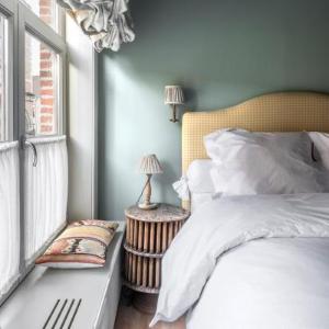 Guesthouse Dijver - Serene Escape in the Heart of Historic Bruges