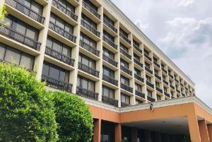 Howard Johnson by Wyndham Atlanta Airport, College Park