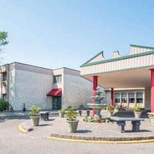 Ramada by Wyndham Grand Forks