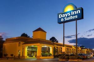 Days Inn & Suites by Wyndham Vicksburg, Vicksburg