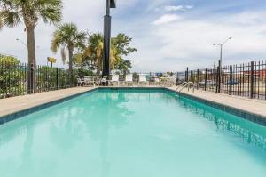 Days Inn by Wyndham Biloxi Beach, Biloxi
