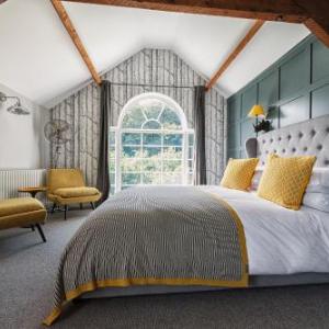Hotels near University of Derby - The Coach House B&b