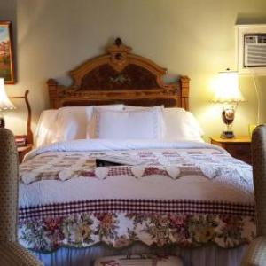 Hotels near Doubleday Field - The White House Inn