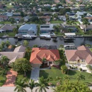 Ocean Drive SW Cape - waterfront private home locally owned & managed fair & honest pricing