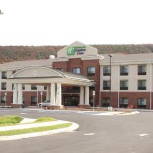 Holiday Inn Express & Suites La Vale/Cumberland