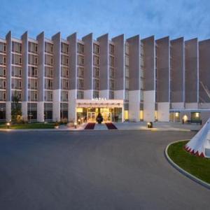 Hotels near Mount Royal University - Grey Eagle Resort