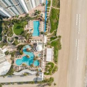 Hotels near Dean's Gold - Trump International Beach Resort
